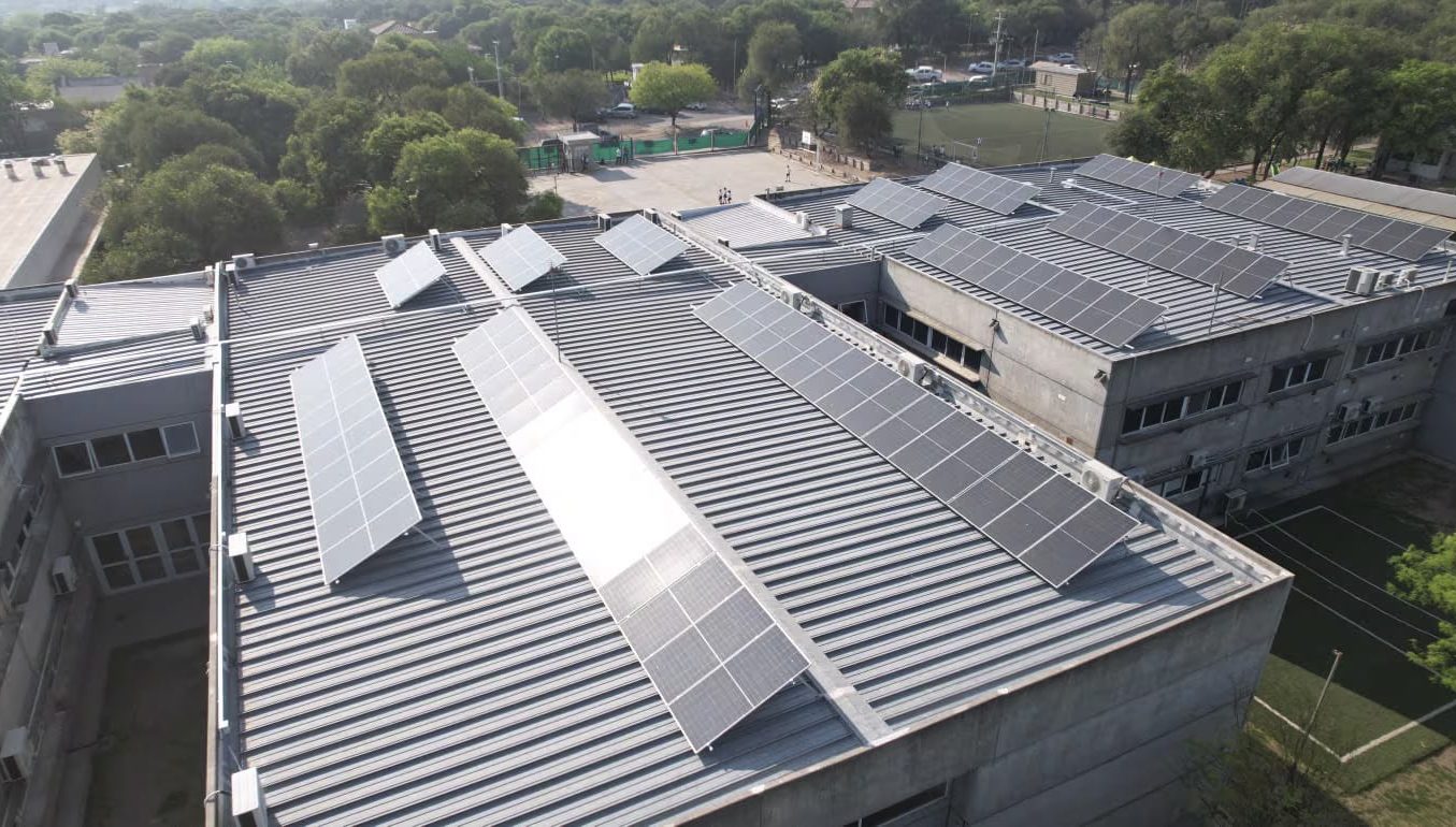 El Instituto María de Nazareth es el primero de Córdoba en generar el 100% de su consumo eléctrico con paneles solares