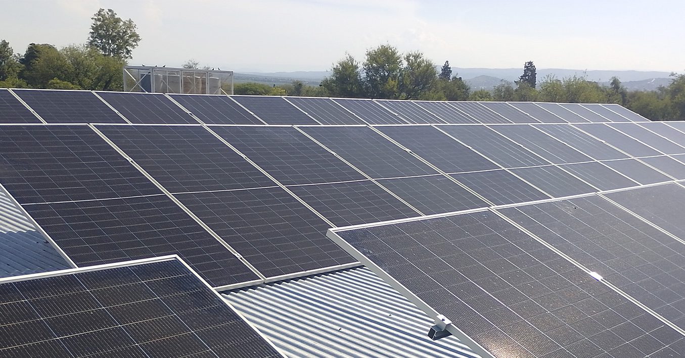 Del aula al futuro: Academia Argüello instala paneles solares de la mano de Max Energía