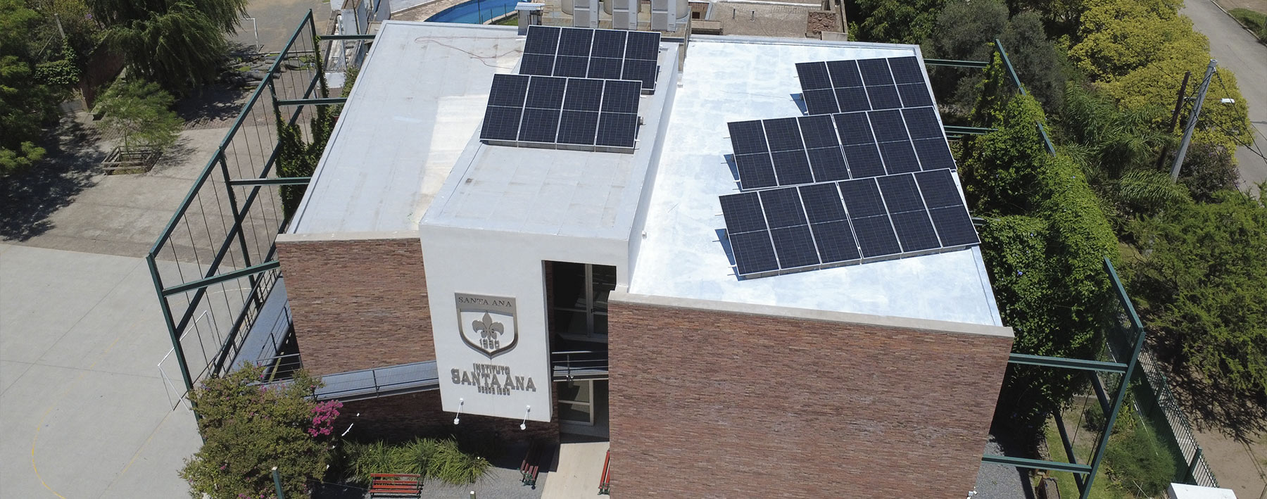 El Instituto Santa Ana se ilumina con energía solar