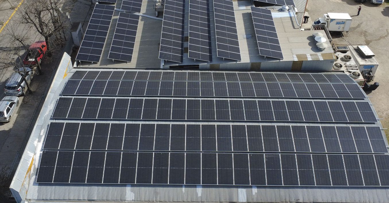 Hielo Polín apuesta por Max Energía para reducir un 45% su consumo eléctrico con energía solar